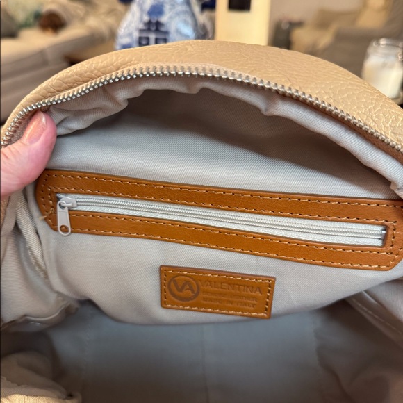 💛🤎 NWOT VALENTINA LEATHER BACKPACK! - Picture 10 of 12